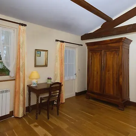 Roquecombe Holiday home *